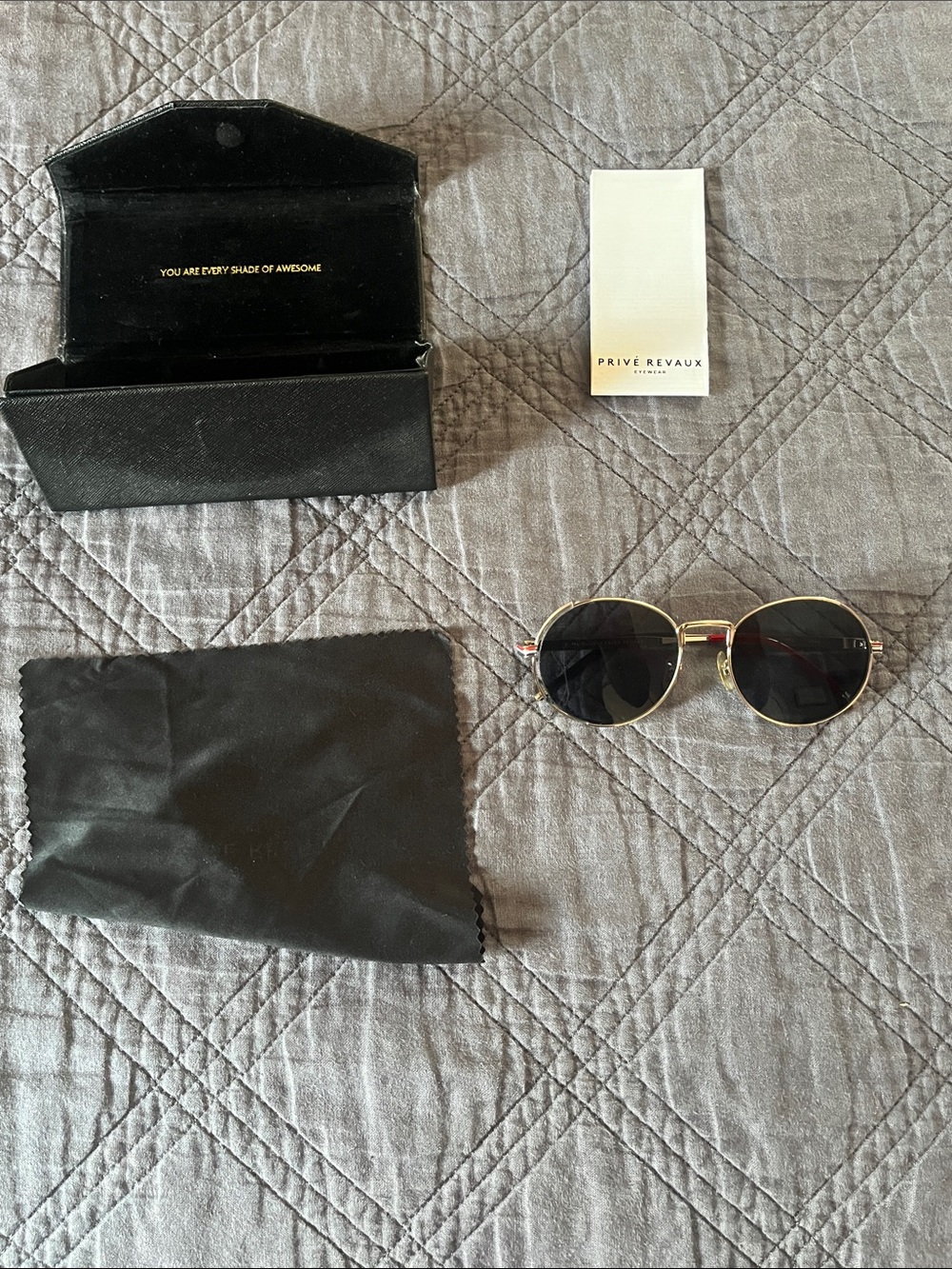 Privé Revaux Men’s Round Metal Frame Sunglasses in Gold/Black